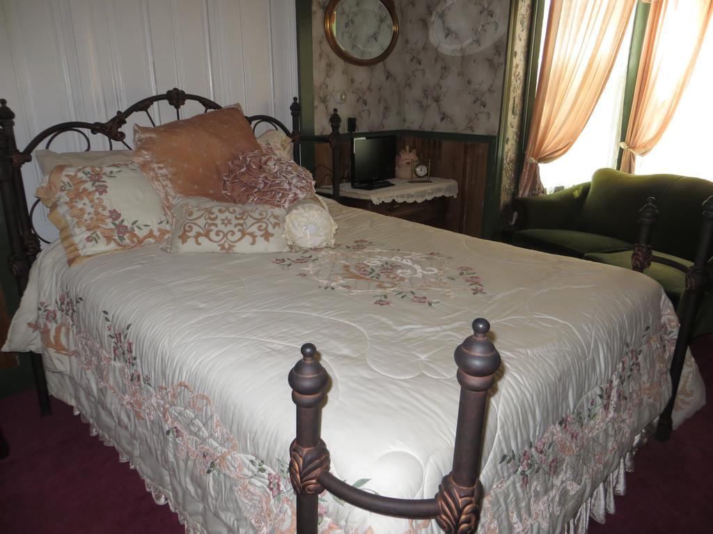 Edith Palmer'S Country Inn, Historical Bed & Breakfast Virginia City Exterior foto