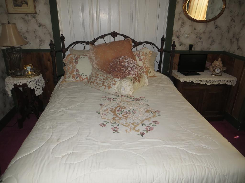 Edith Palmer'S Country Inn, Historical Bed & Breakfast Virginia City Exterior foto