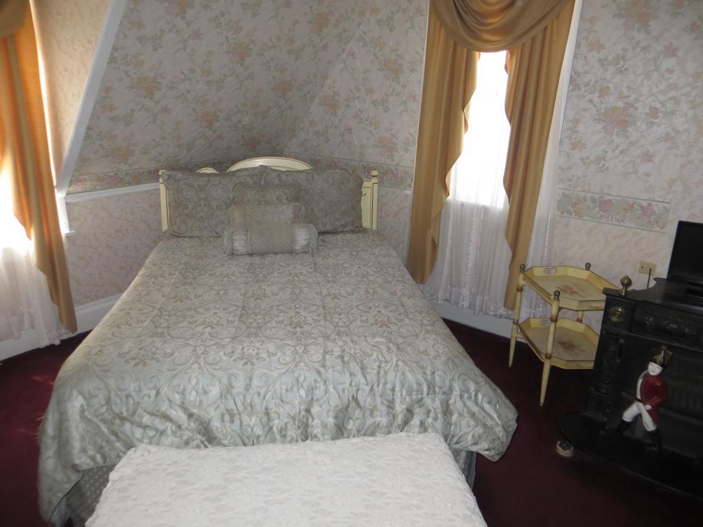 Edith Palmer'S Country Inn, Historical Bed & Breakfast Virginia City Exterior foto