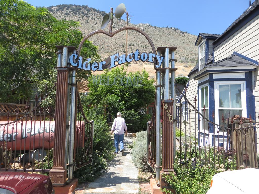 Edith Palmer'S Country Inn, Historical Bed & Breakfast Virginia City Exterior foto