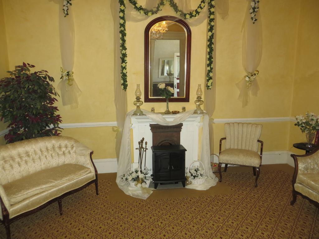 Edith Palmer'S Country Inn, Historical Bed & Breakfast Virginia City Exterior foto