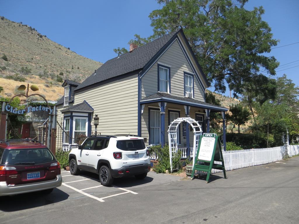 Edith Palmer'S Country Inn, Historical Bed & Breakfast Virginia City Exterior foto
