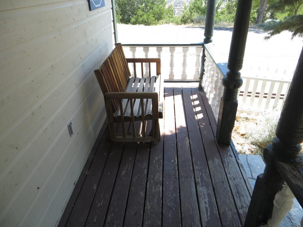 Edith Palmer'S Country Inn, Historical Bed & Breakfast Virginia City Exterior foto