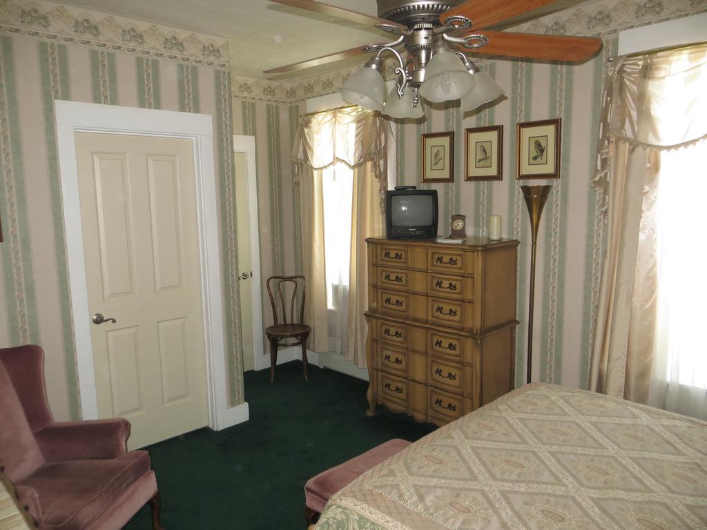 Edith Palmer'S Country Inn, Historical Bed & Breakfast Virginia City Exterior foto